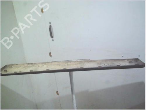 Modanatura parafango posteriore destra RENAULT TRAFIC II Van (FL) 2.0 dCi 90 (FL0H, FL00, FL01, FL0M, FL0P, FL0S) | BP30642827C137