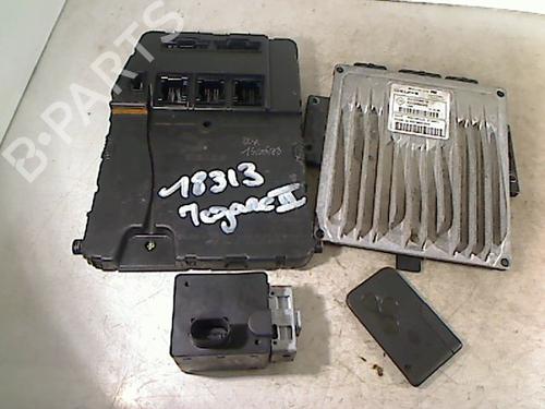 Used Engine control unit (ECU) Engine control unit (ECU) RENAULT MEGANE II (BM0/1_, CM0/1_) 1.5 dCi (BM0F, BM0T, BM2B, CM0F, CM0T) (82 hp) 32987379 32987379