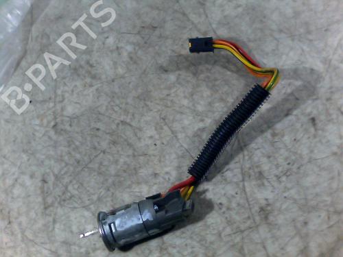Used Ignition barrel RENAULT MEGANE I (BA0/1_) 1.6 16V (BA04, BA0B, BA11, BA1J, BA16, BA19, BA1K, BA1V,... (107 hp) 26070679
