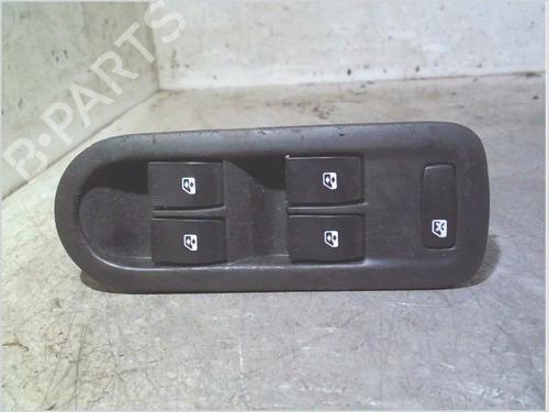 Used Switch Switch RENAULT MEGANE II Coupé-Cabriolet (EM0/1_) 2.0 (135 hp) 39954847 39954847