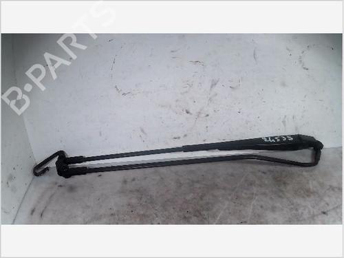 Used Front windshield wiper arm PEUGEOT 107 (PM_, PN_) 1.0 (68 hp) 26097777