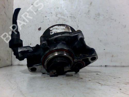 Used Vacuum pump FORD FIESTA V (JH_, JD_) 1.4 TDCi (68 hp) 26097902