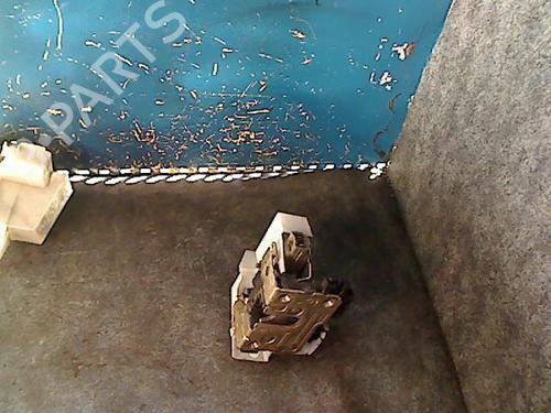 Venstre foran lås RENAULT MEGANE I (BA0/1_) 1.9 D Eco (BA0A, BA0U, BA0R) (64 hp) 29527489