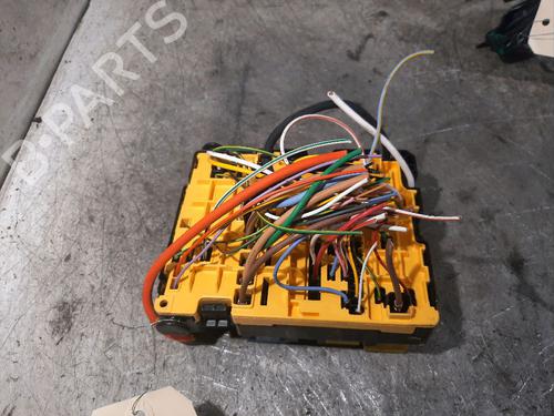 Sikringsdåse Sikringsdåse PEUGEOT 308 II (LB_, LP_, LW_, LH_, L3_) 1.5 BlueHDI 100 (102 hp) 34182934 34182934