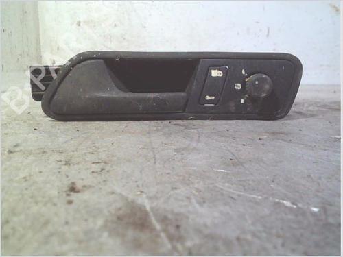 Venstre foran invendig håndtak VW CADDY III Box Body/MPV (2KA, 2KH, 2CA, 2CH) 1.9 TDI (105 hp) 29406362