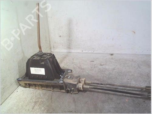 Used Shift knob DACIA LOGAN MCV (KS_) 1.5 dCi (KS0W) (86 hp) 32673159