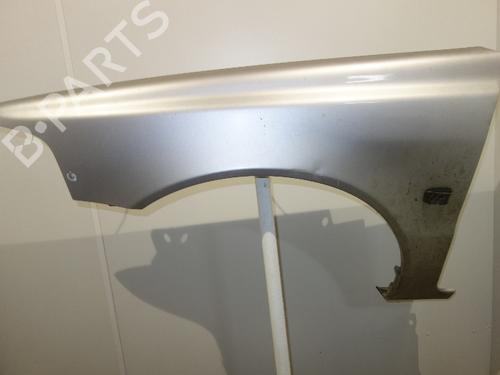 Used Left front fenders VOLVO V40 Estate (645) 2.0 (136 hp) 26084820