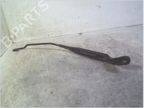 Used Front windshield wiper arm RENAULT SAFRANE II (B54_) 2.2 dT (B54G) (113 hp) 27651608