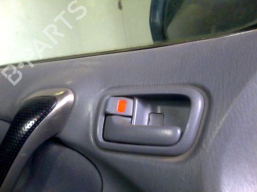 Used Front left interior door handle TOYOTA RAV 4 II (_A2_) 2.0 D 4WD (CLA20_, CLA21_, CLA20R, CLA21R) (116 hp) 26094515