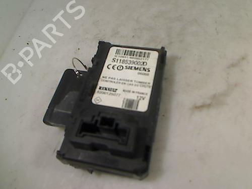 Elektronisk modul RENAULT MEGANE II Saloon (LM0/1_) 1.5 dCi (LM1E) (106 hp) 26082161