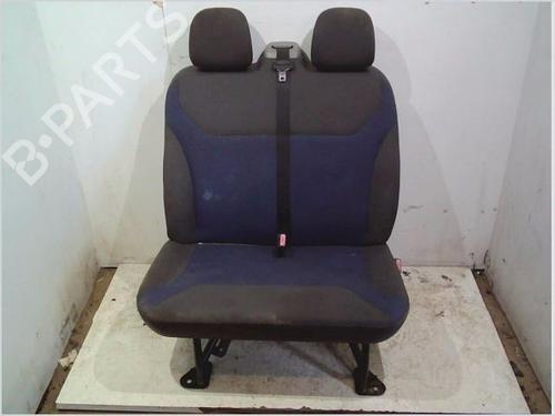 Used Right front seat RENAULT TRAFIC II Van (FL) 2.0 dCi 115 (FL01, FL0U) (114 hp) 26118606