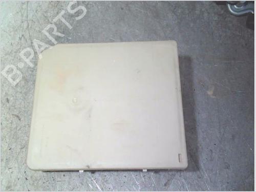 Fuse box RENAULT CLIO III (BR0/1, CR0/1) 1.2 16V (BR02, BR0J, BR11, CR02, CR0J, CR11) | BP37233085E1 - Image 2