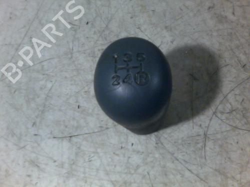 Used Shift knob TOYOTA YARIS (_P1_) 1.0 (SCP10_, SCP10R) (68 hp) 26069836