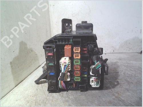 Sikringsdåse TOYOTA YARIS (_P9_) 1.4 D-4D (NLP90_, NLP90R) (90 hp) 29026511