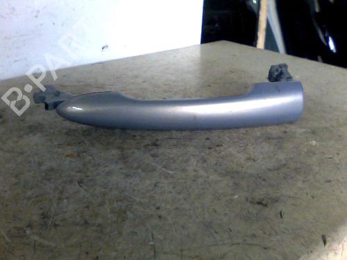 Used Front left exterior door handle RENAULT SCÉNIC II (JM0/1_) 1.5 dCi (JM0F) (82 hp) 29076498