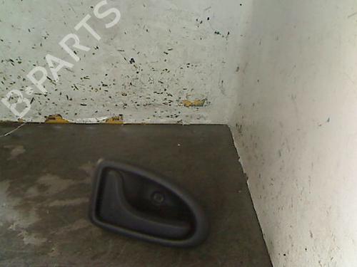 Used Front right interior door handle RENAULT CLIO II (BB_, CB_) 1.2 (BB0A, BB0F, BB10, BB1K, BB28, BB2D, BB2H, CB0A,... (58 hp) 26113472