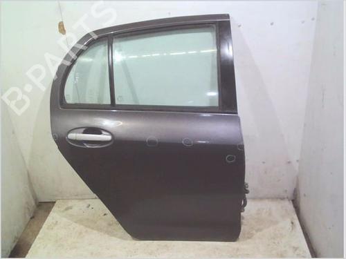 Used Right rear door TOYOTA YARIS (_P9_) 1.4 D-4D (NLP90_, NLP90R) (90 hp) 30459519