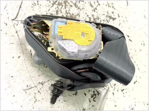 Used Front left seatbelt TOYOTA RAV 4 II (_A2_) 2.0 D 4WD (CLA20_, CLA21_, CLA20R, CLA21R) (116 hp) 30388543