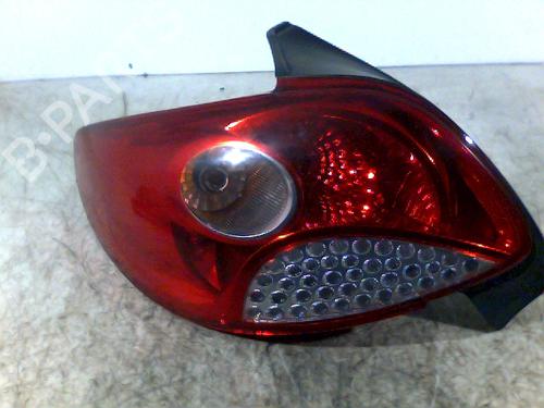 Rückleuchte Links für PEUGEOT 206+ (2L_, 2M_) 1.4 HDi eco 70 (68 hp) 26085038
