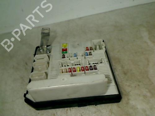 Used Fuse box RENAULT SCÉNIC II (JM0/1_) 1.5 dCi (JM1E, JM16) (106 hp) 26088110