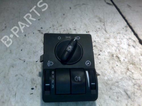 Used Headlight switch OPEL CORSA C (X01) 1.0 (F08, F68) (60 hp) 26098230