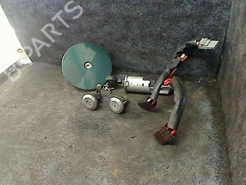 Used Ignition barrel Ignition barrel CITROËN SAXO (S0, S1) 1.4 VTS (75 hp) 34153756 34153756