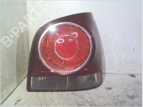 Feu arrière droit VW POLO IV (9N_, 9A_) 1.4 16V (75 hp) 33007295