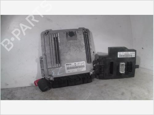 Calculateur moteur (ecu) RENAULT TRAFIC II Van (FL) 2.0 dCi 115 (FL01, FL0U, FL00, FL0H, FL0M) (114 hp) 33007201