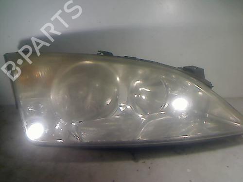 Used Right headlight FORD MONDEO III (B5Y) 2.0 16V TDDi / TDCi (115 hp) 26093426
