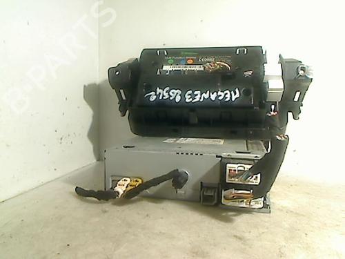 Radio RENAULT MEGANE III Grandtour (KZ0/1) 1.5 dCi (KZ09, KZ0D, KZ1G, KZ29, KZ14, KZ1W, KZ10, KZ1F,... | BP26089071E6 