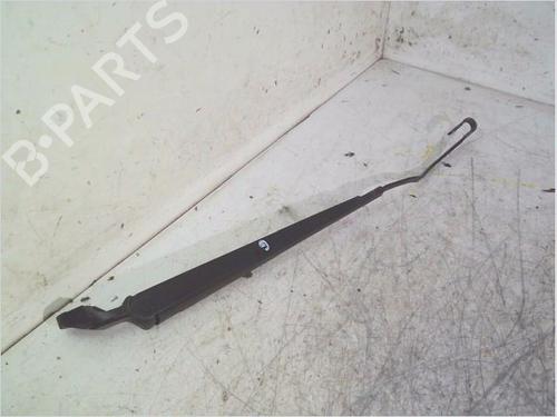 Used Front windshield wiper arm CITROËN XSARA (N1) 1.4 i (75 hp) 26118622