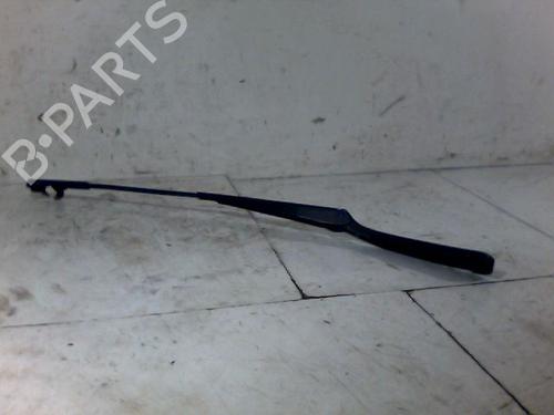 Used Front windshield wiper arm VW POLO (9N_, 9A_) 1.4 TDI (75 hp) 26078856