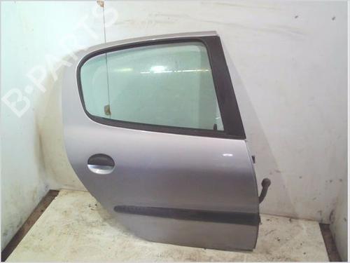 Used Right rear door PEUGEOT 206 Hatchback (2A/C) 1.4 i (75 hp) 26201133