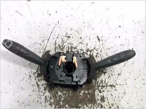 Używane Przełącznik zespolony kolumny kierowniczej FIAT DUCATO Van (244_) 2.8 JTD (128 hp) 32351941