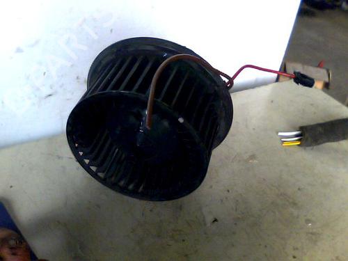 Used Heater blower motor VW GOLF III (1H1) 1.8 (90 hp) 26079352