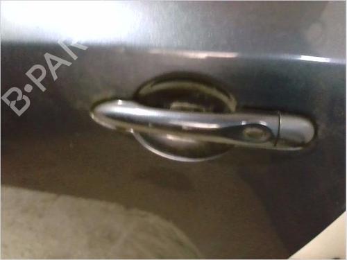 Used Rear left exterior door handle RENAULT MEGANE III Grandtour (KZ0/1) 1.5 dCi (KZ09, KZ0D, KZ1G, KZ29, KZ14, KZ1W, KZ10, KZ1F,... (110 hp) 26102749