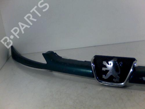 Used Grille PEUGEOT 206 Hatchback (2A/C) 1.9 D (69 hp) 26063243