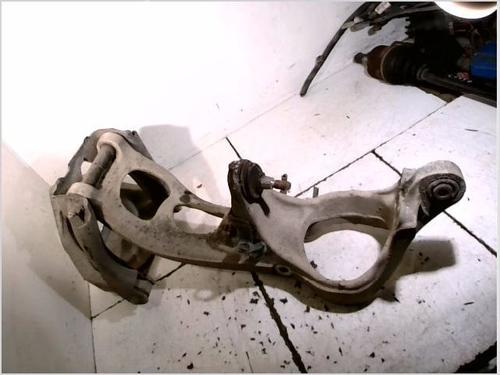 Used Left front suspension arm PEUGEOT 407 (6D_) 2.0 HDi 135 (6DRHRH, 6DRHRE, 6DRHRG, 6DRHRJ) (136 hp) 26112979