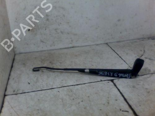 Used Front windshield wiper arm NISSAN SUNNY I (B11) 1.3 (60 hp) 26108207