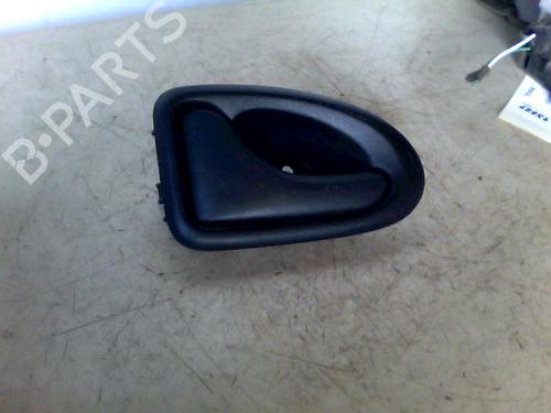 Maneta interior trasera izquierda Maneta interior trasera izquierda RENAULT CLIO II Hatchback Van (SB0/1/2_) 1.5 dCi (SB07) (65 hp) 34243964 34243964