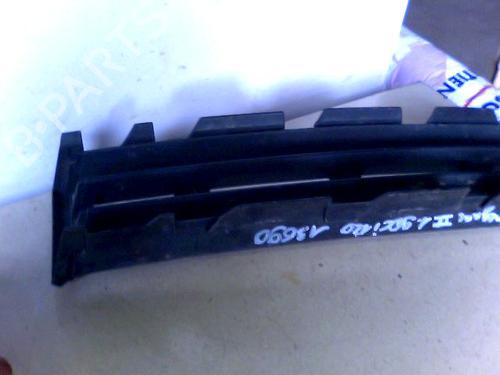 Used Grille RENAULT MEGANE II (BM0/1_, CM0/1_) 1.9 dCi (BM0G, CM0G) (120 hp) 26059812