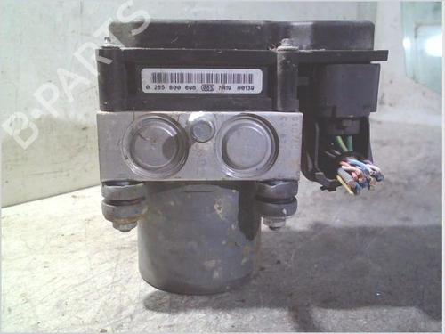 Used ABS pump PEUGEOT EXPERT Van (VF3A_, VF3U_, VF3X_) 2.0 HDi 120 (120 hp) 30573734