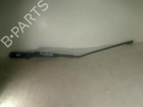 Used Front windshield wiper arm IVECO DAILY IV Van 35C13 V, 35C13 V/P, 35S13 V, 35S13 V/P (126 hp) 29472881