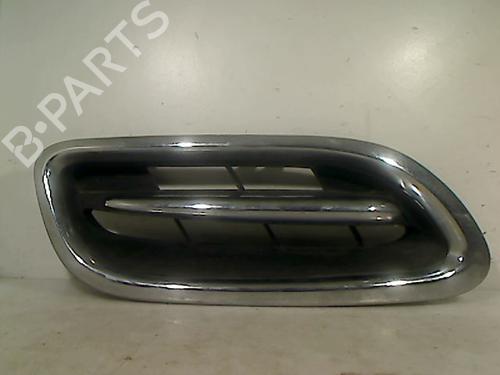 Used Grille NISSAN MICRA II (K11) 1.0 i 16V (K11) (60 hp) 26079339