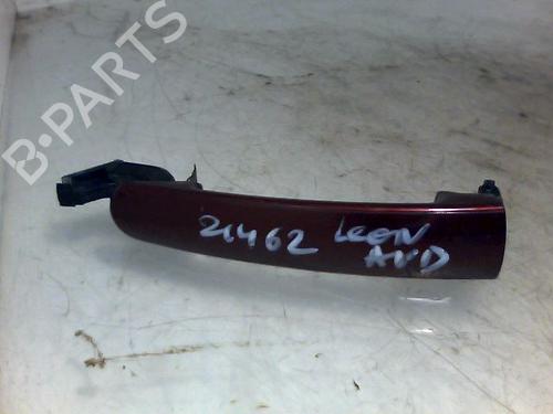 Høyre foran utvendig håndtak SEAT LEON (1M1) 1.6 16 V (105 hp) 28323599