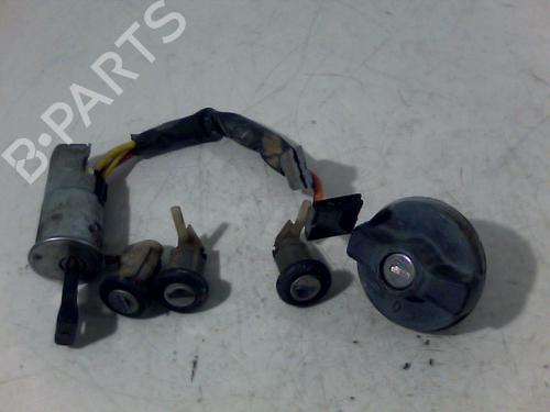 Used Ignition barrel RENAULT TRAFIC Van (T_, P_, V_) 2.5 D (75 hp) 29482493