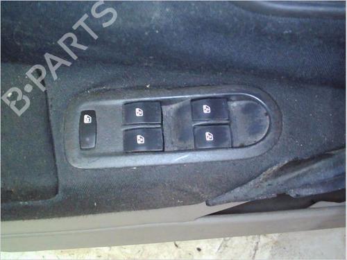 Used Switch RENAULT MEGANE II Saloon (LM0/1_) 1.4 (98 hp) 26113595