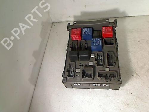 fuse-box-renault-laguna-ii-bg01_-2001-2002-2003-2004-2005-2006-2007-33002640 main image