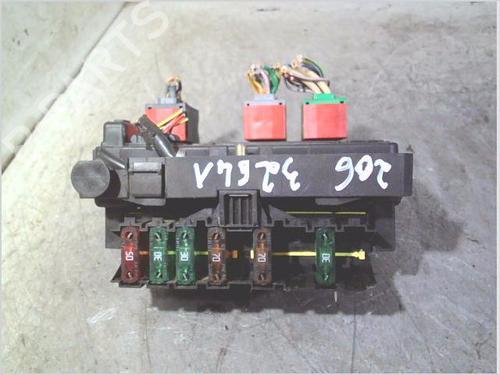 Used Fuse box Fuse box 39003767 39003767
