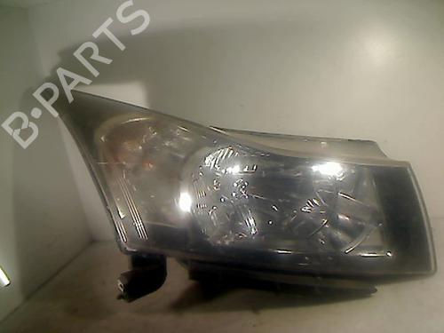 Used Right headlight CHEVROLET CRUZE (J300) 2.0 CDI (150 hp) 26095465